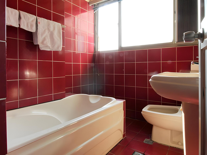 Bathroom 3, Broadway Hotel, Taichung