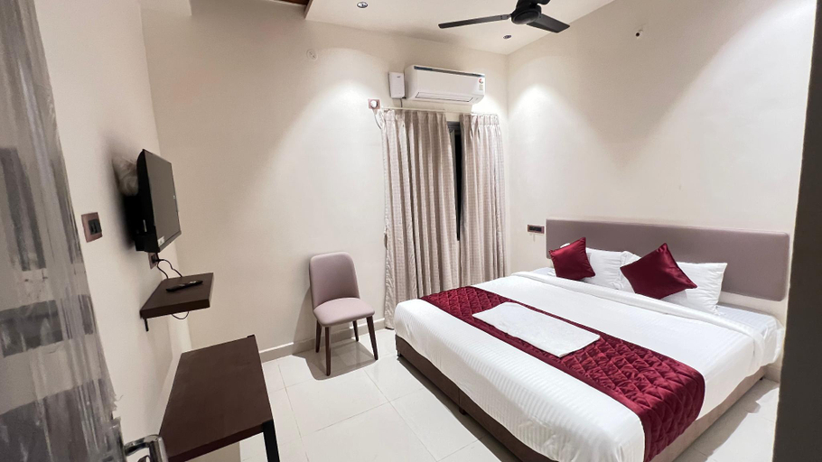 Bedroom 5, Hotel GMR Pearls, Chittoor