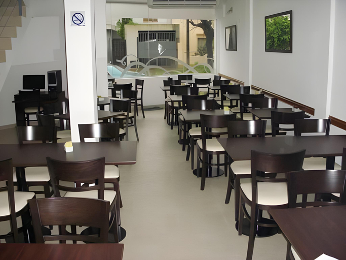 Food & Drinks 4, Morada Suites, Campana