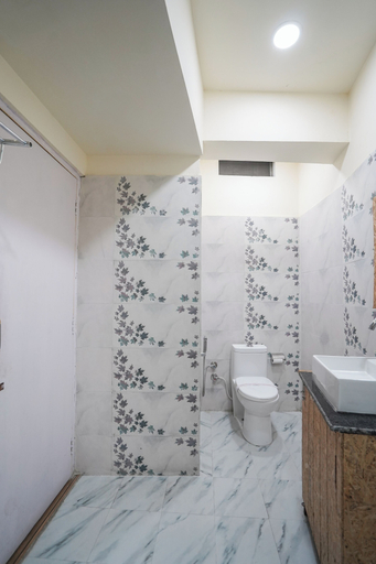Bathroom 5, Hotel Auli'D, Chamoli