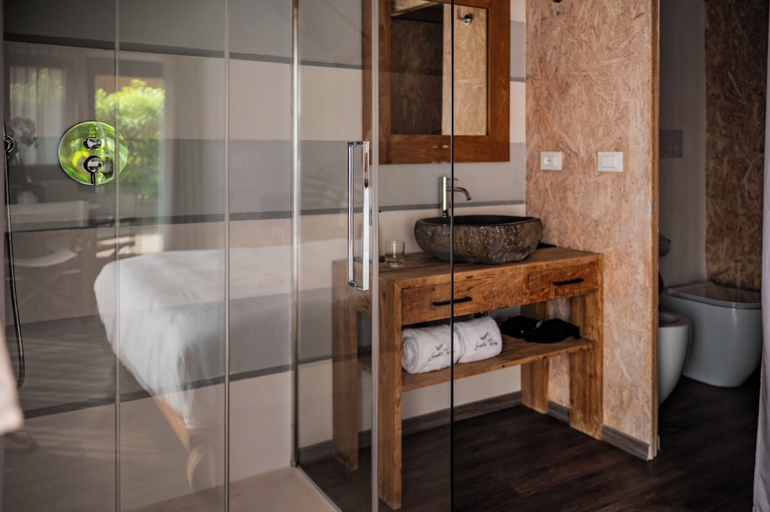 Bathroom, Sesta Terra Natural Resort, La Spezia