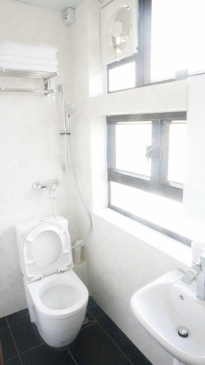 Bathroom 5, Mong Kok 1812 Guest House, Kowloon