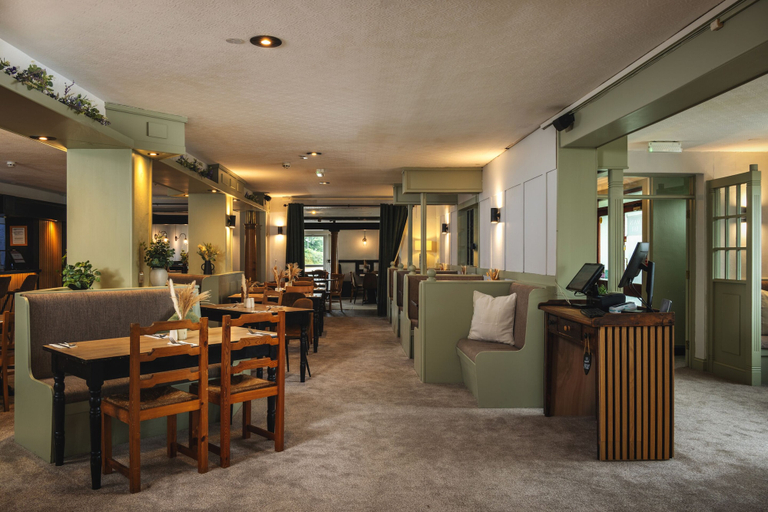 Food & Drinks 5, The Inn For All Seasons, Cornwall
