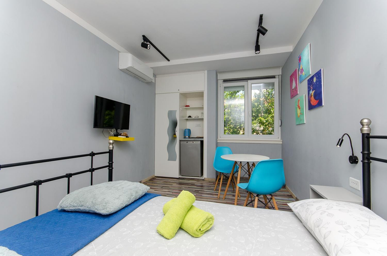 Others 2, Malena rooms, Split