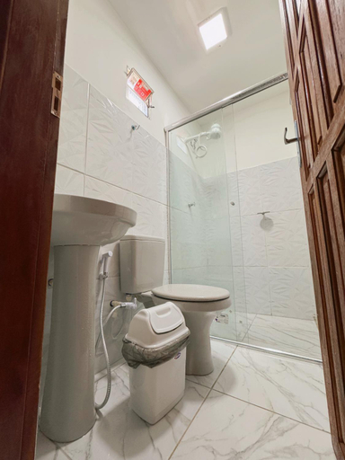 Bathroom 3, Hotel Calleb, Presidente Figueiredo