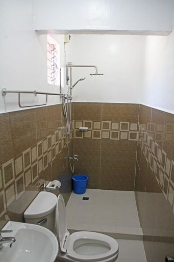 Bathroom 4, Macky's Hidden Inn, Coron