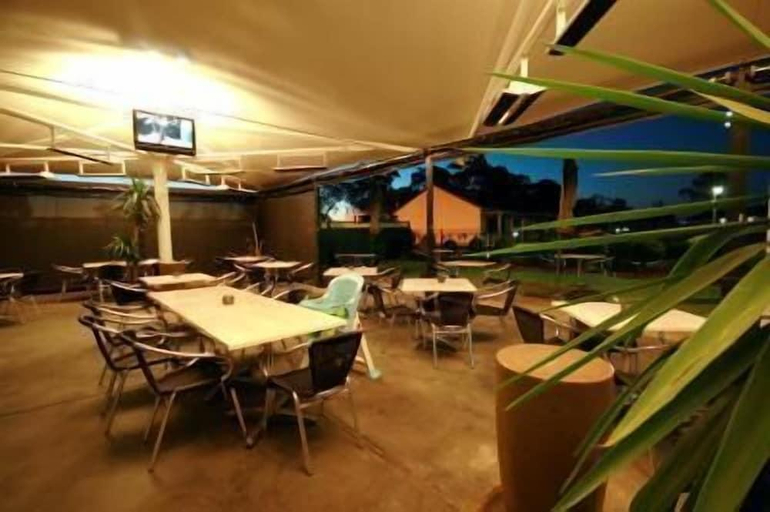 Food & Drinks 4, Sundowner Motel Hotel, Whyalla