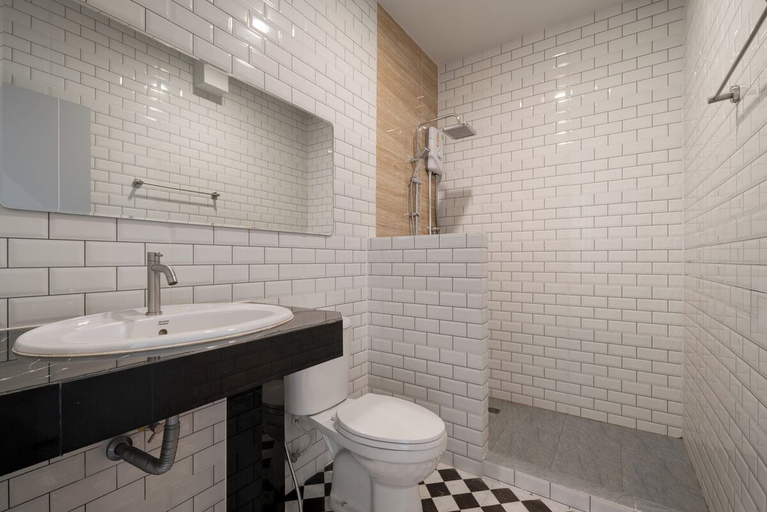 Bathroom 4, Grandbangsaray, Sattahip