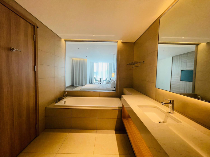 Bathroom, Alacarte Ha Long Hotel, Hạ Long