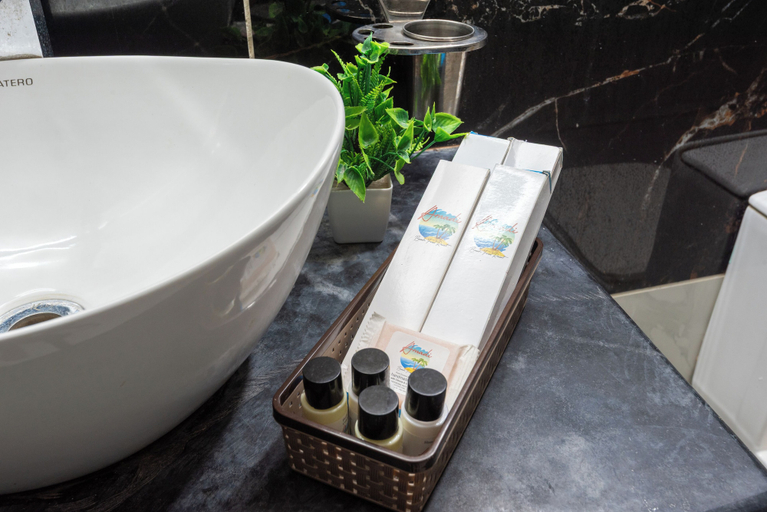 Bathroom 4, Amadi Beach Front Resort, North Goa
