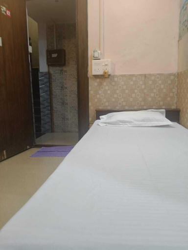 Bedroom 2, First in, South Goa