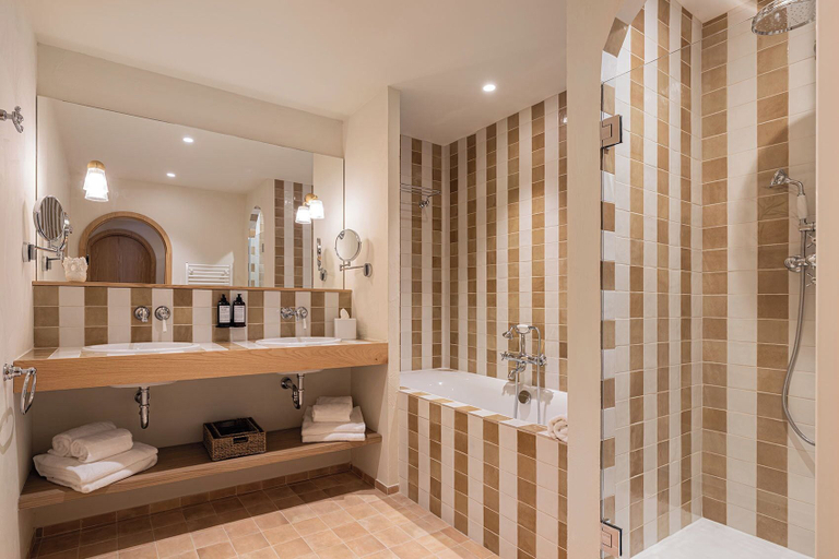 Bathroom 4, Hotel Maison Chiberta, Pyrénées-Atlantiques