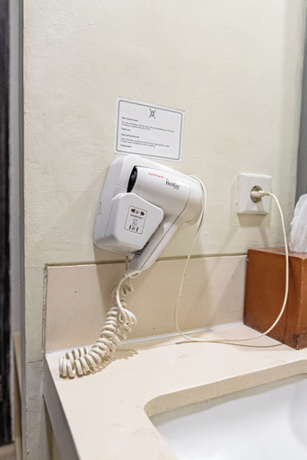 Bathroom 5, The Akmani Legian, Badung