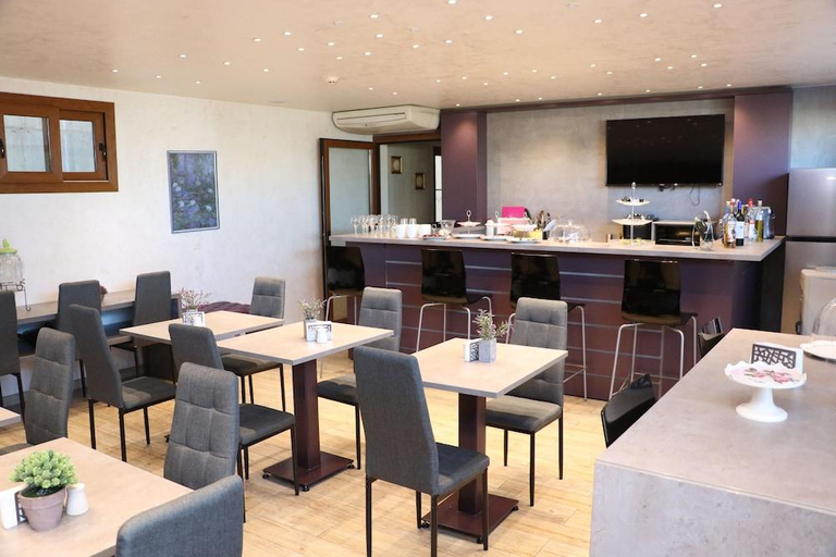 Food & Drinks 5, HOtello Guest Suites, Kasrouane