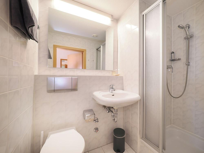 Bathroom 3, Forsthaus Langenberg, Vorpommern-Greifswald
