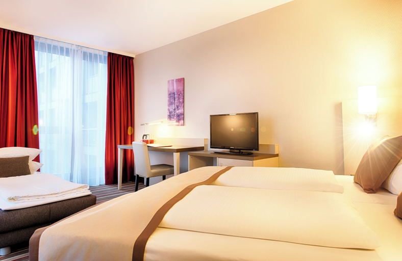 Bedroom 2, Leonardo Hotel Hannover Airport, Region Hannover