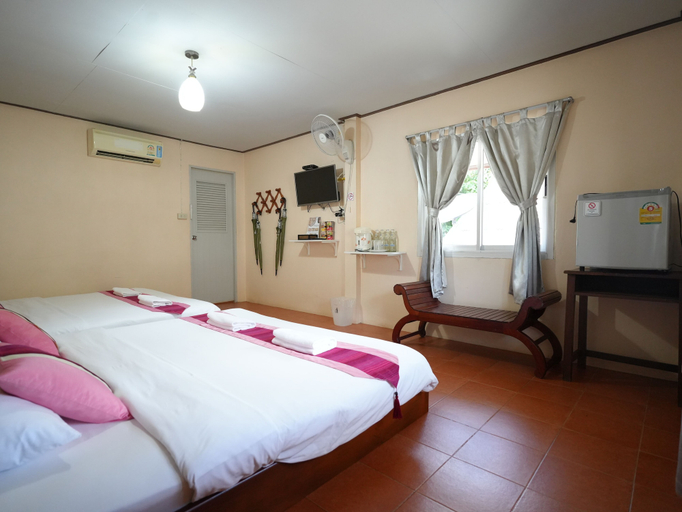 Bedroom 3, Baan Pun Sook, Tha Mai