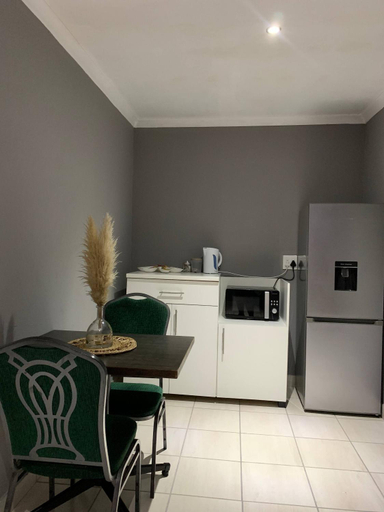 Restaurant 4, Beach view, en-suite bedroom, Nelson Mandela Bay