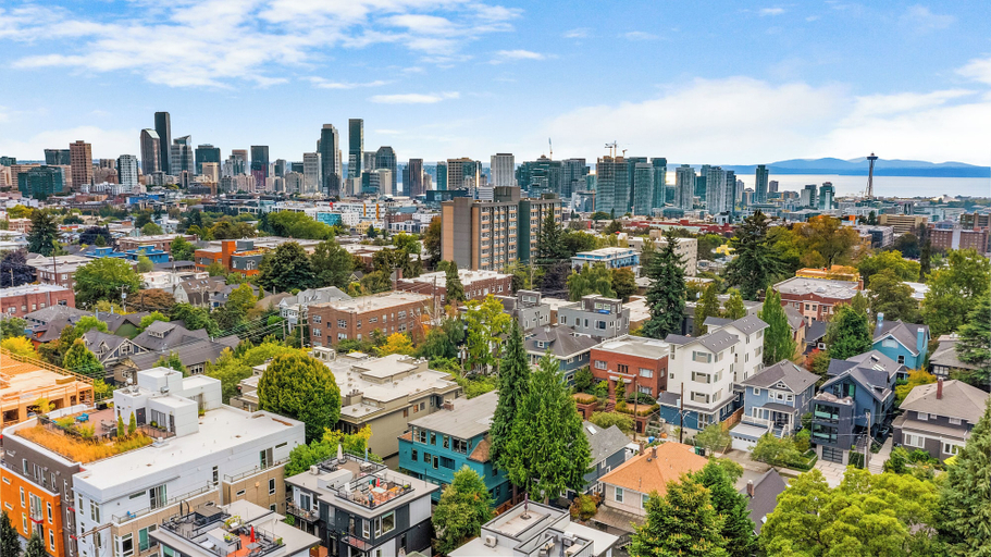 Others 5, Tides of Seasmoke Suite, Seattle
