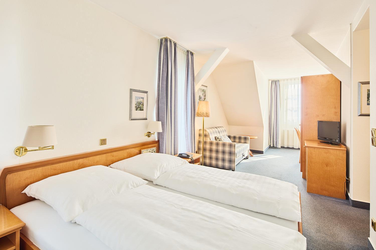 Bedroom 2, Hotel & Restaurant zum Ritter, Olpe