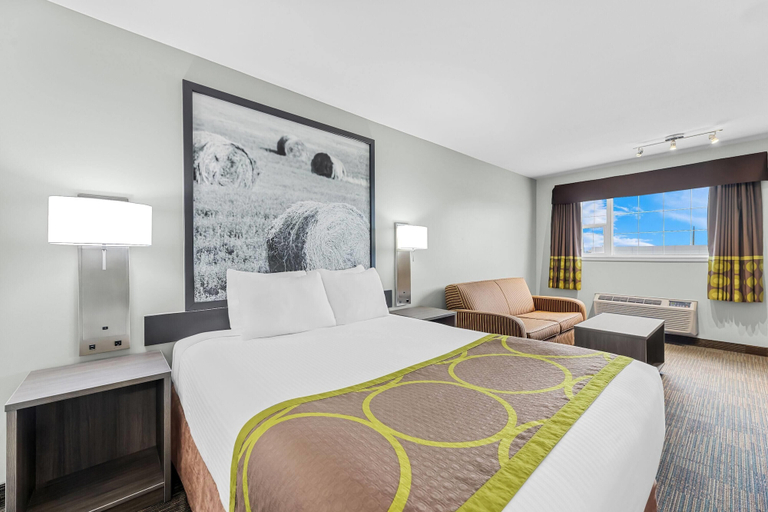 Bedroom 3, Super 8 by Wyndham Saskatoon Near Saskatoon Airport, Division No. 11