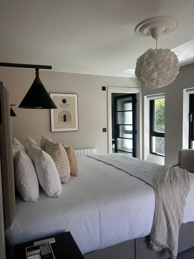 Bedroom 5, The Glen Quarter