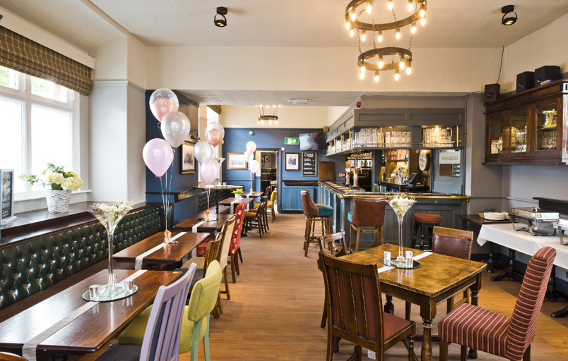 Food & Drinks 4, Bowling Green, Trafford