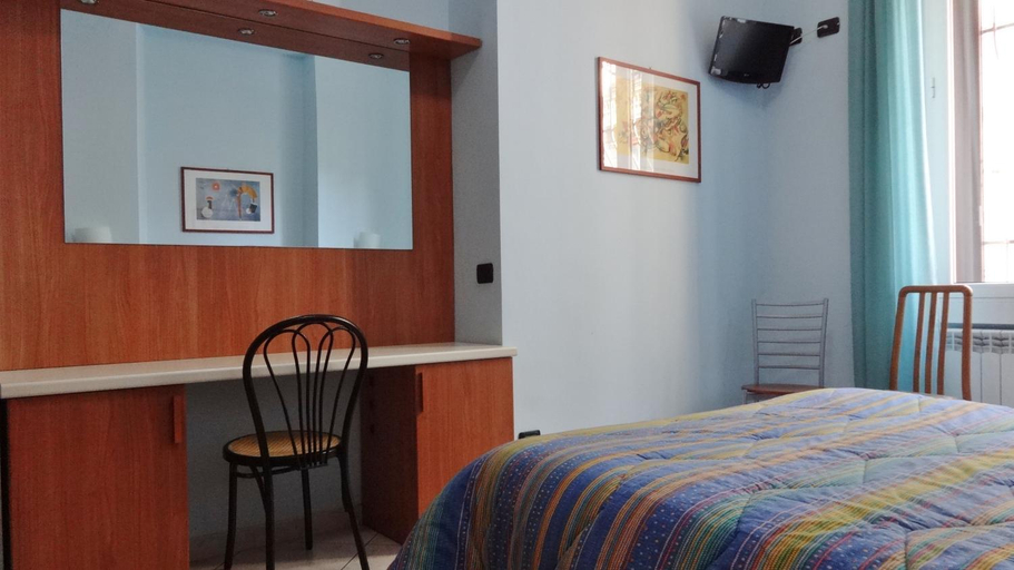 Bedroom 2, Hotel2000, Milano