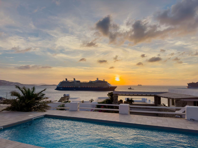 Sport & Beauty 2, With-inn Mykonos Suites, South Aegean