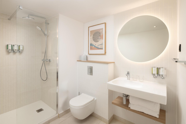 Bathroom 4, Hampton By Hilton Paris Charles De Gaulle Airport, Val-d'Oise