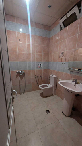 Bathroom 5, Trippoo Villa & Hostel, Baku