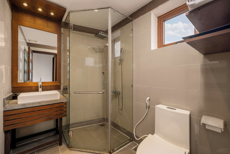 Bathroom 4, HA Ocean Front Hotel and Apartment, Da Nang
