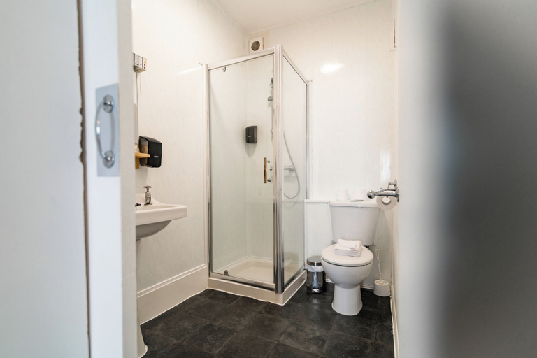 Bathroom 3, The Southcliff Hotel, Kent