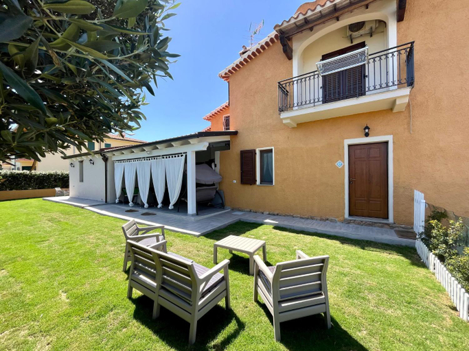 Others 5, Camera privata in Villa Paola, Cagliari