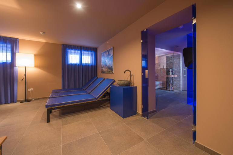 Bedroom 3, Seeberg Garni Hotel, Bolzano