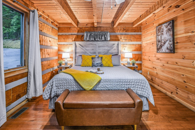 Bedroom 3, A-bluff & Beyond 2 Bedroom Cabin by RedAwning, Sevier