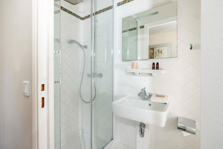 Bathroom 3, Hotel Saint Pierre Paris, Paris