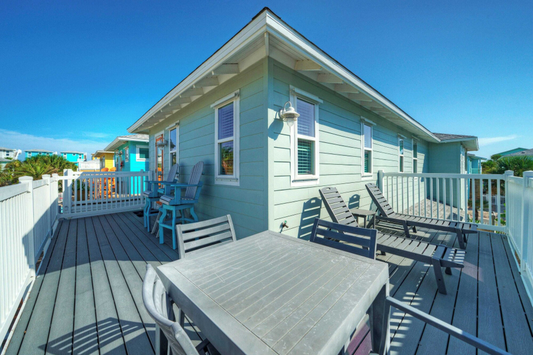 Others 5, Gated Community w/ Pool 5mins to Beach Latitude Adjustment by Avantstay, Nueces