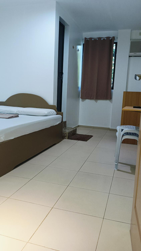 Bedroom 2, Alona Guest House, Panglao