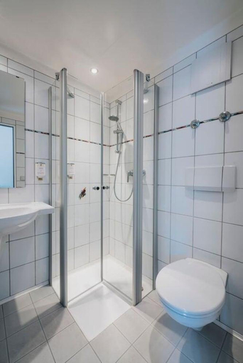 Bathroom, Hotel - Restaurant Roemer, Merzig-Wadern