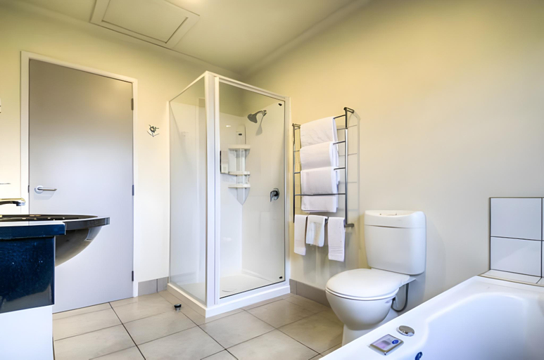 Bathroom 2, Claremonte Motor Lodge, Hastings city