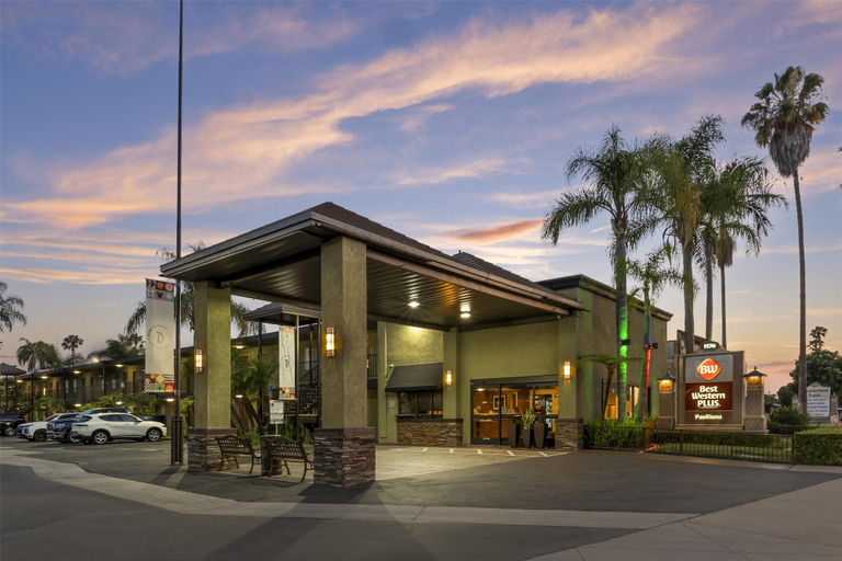 Exterior & Views 1, Best Western Plus Pavilions, Orange