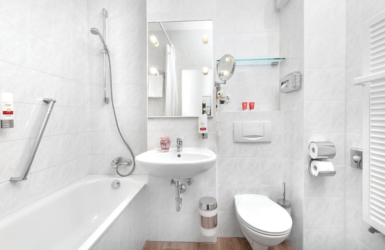 Bathroom 5, Leonardo Hotel Munich City North, München