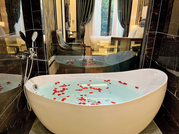 Bathroom 4, Royal Hanoi Hotel, Thanh Trì