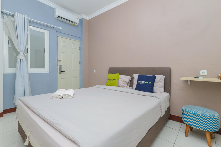 bedroom 12