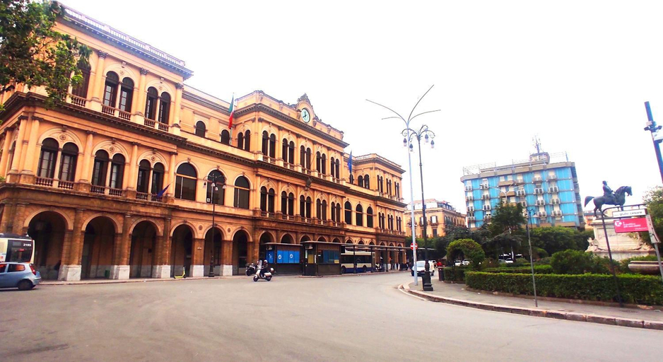 Exterior & Views 3, Apartament di Nick Central Station, Palermo