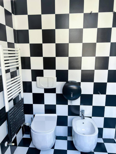 Bathroom 3, Al Castello, Ferrara