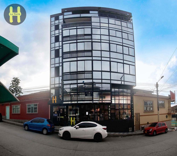 Exterior & Views