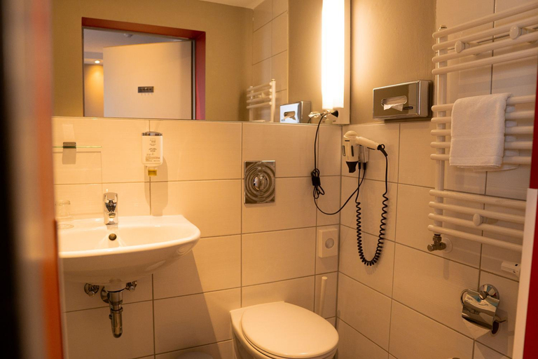 Bathroom 3, TOP HotelSportforum Rostock, Rostock