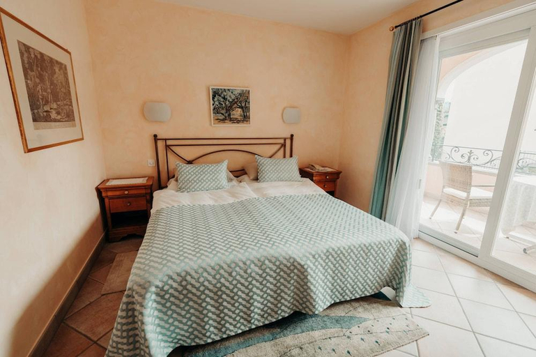 Bedroom, Hotel Castello Seeschloss, lake & pool castle, Locarno